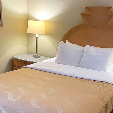 Quality Inn & Suites Greenfield I-70 Εξωτερικό φωτογραφία
