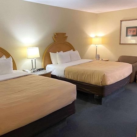 Quality Inn & Suites Greenfield I-70 Εξωτερικό φωτογραφία