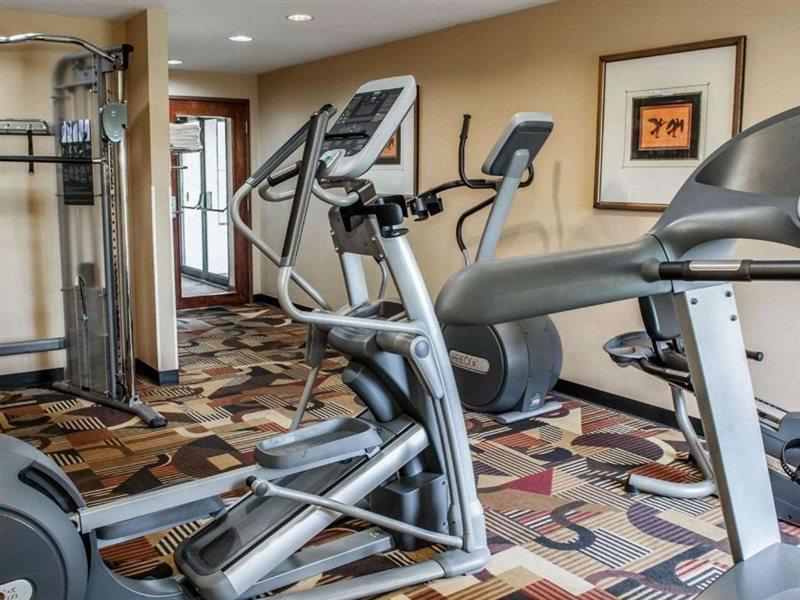Quality Inn & Suites Greenfield I-70 Εξωτερικό φωτογραφία