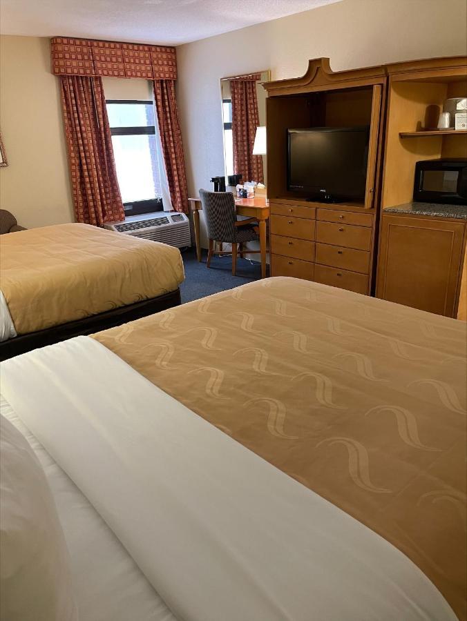 Quality Inn & Suites Greenfield I-70 Εξωτερικό φωτογραφία