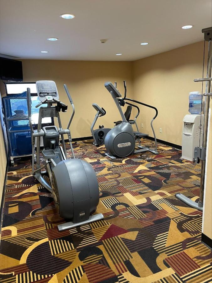 Quality Inn & Suites Greenfield I-70 Εξωτερικό φωτογραφία