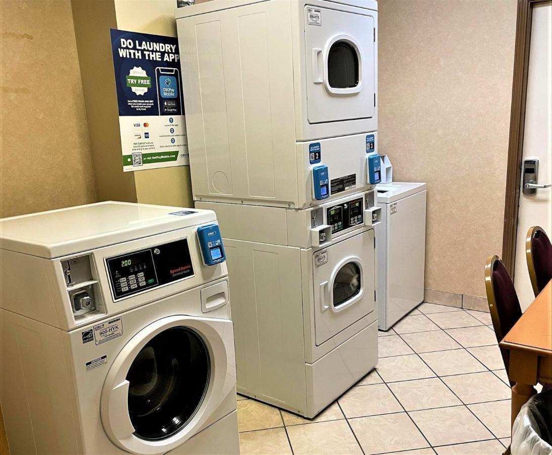 Quality Inn & Suites Greenfield I-70 Εξωτερικό φωτογραφία