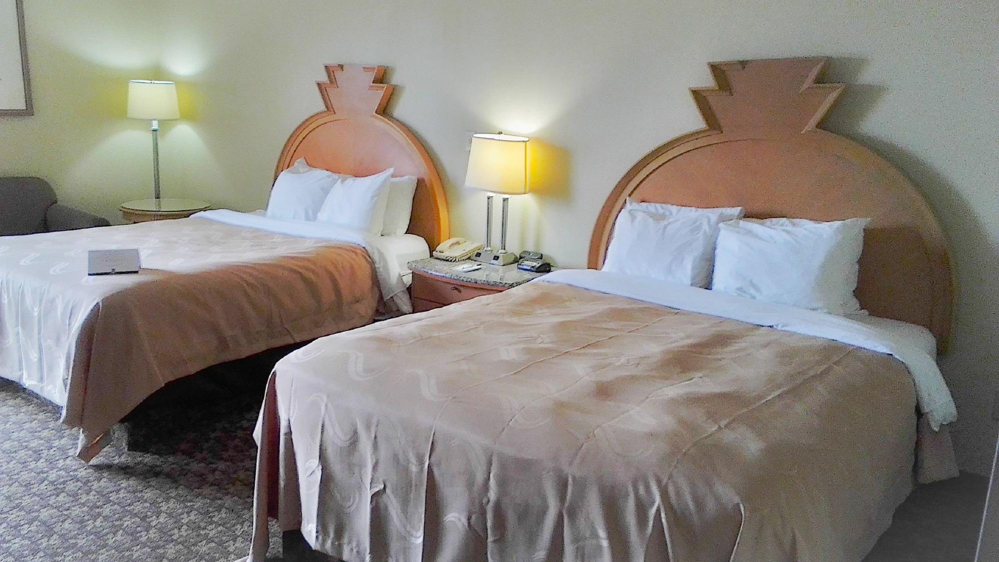 Quality Inn & Suites Greenfield I-70 Εξωτερικό φωτογραφία