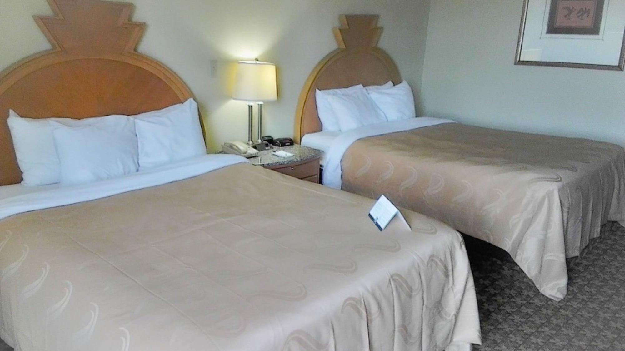 Quality Inn & Suites Greenfield I-70 Εξωτερικό φωτογραφία