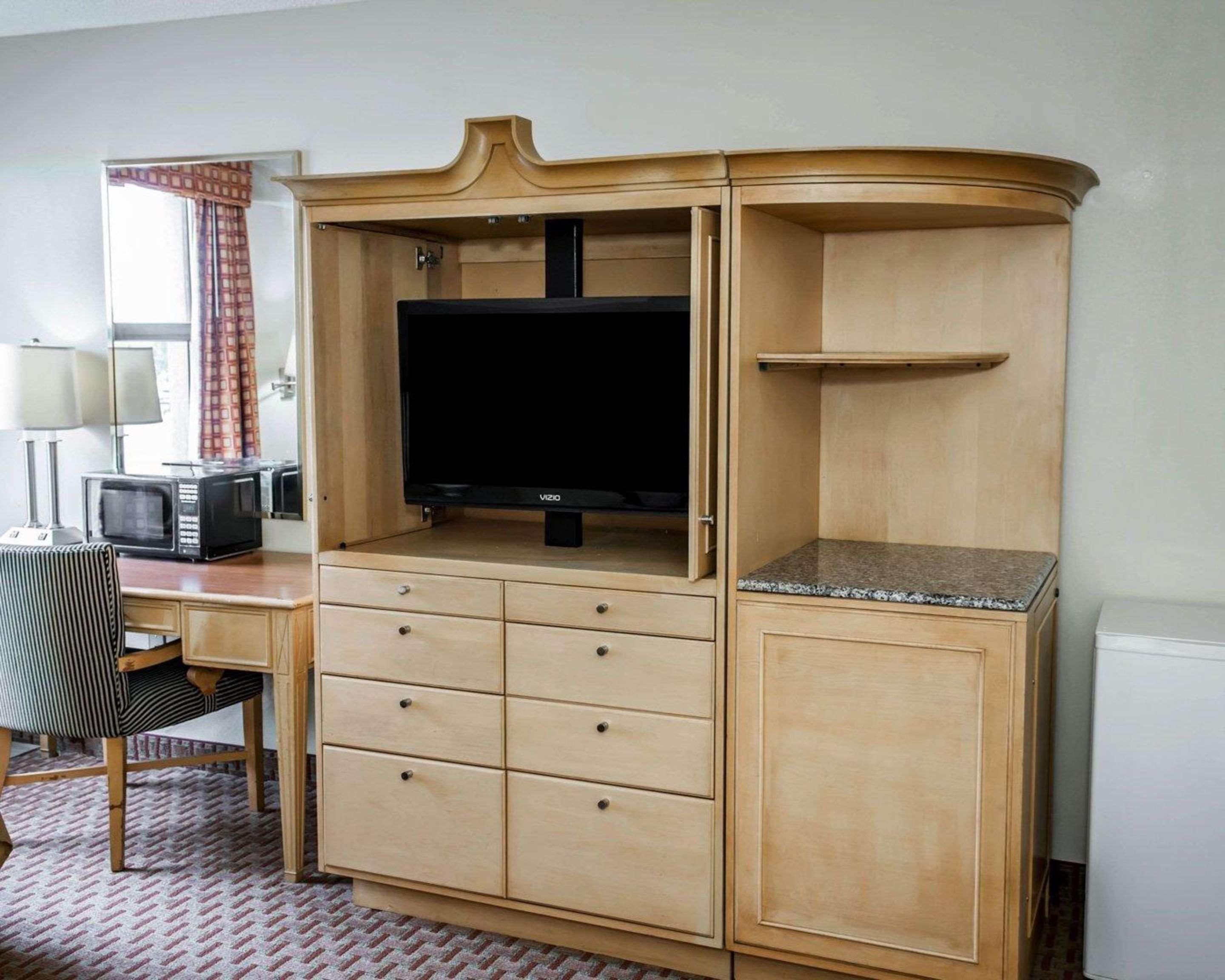 Quality Inn & Suites Greenfield I-70 Εξωτερικό φωτογραφία