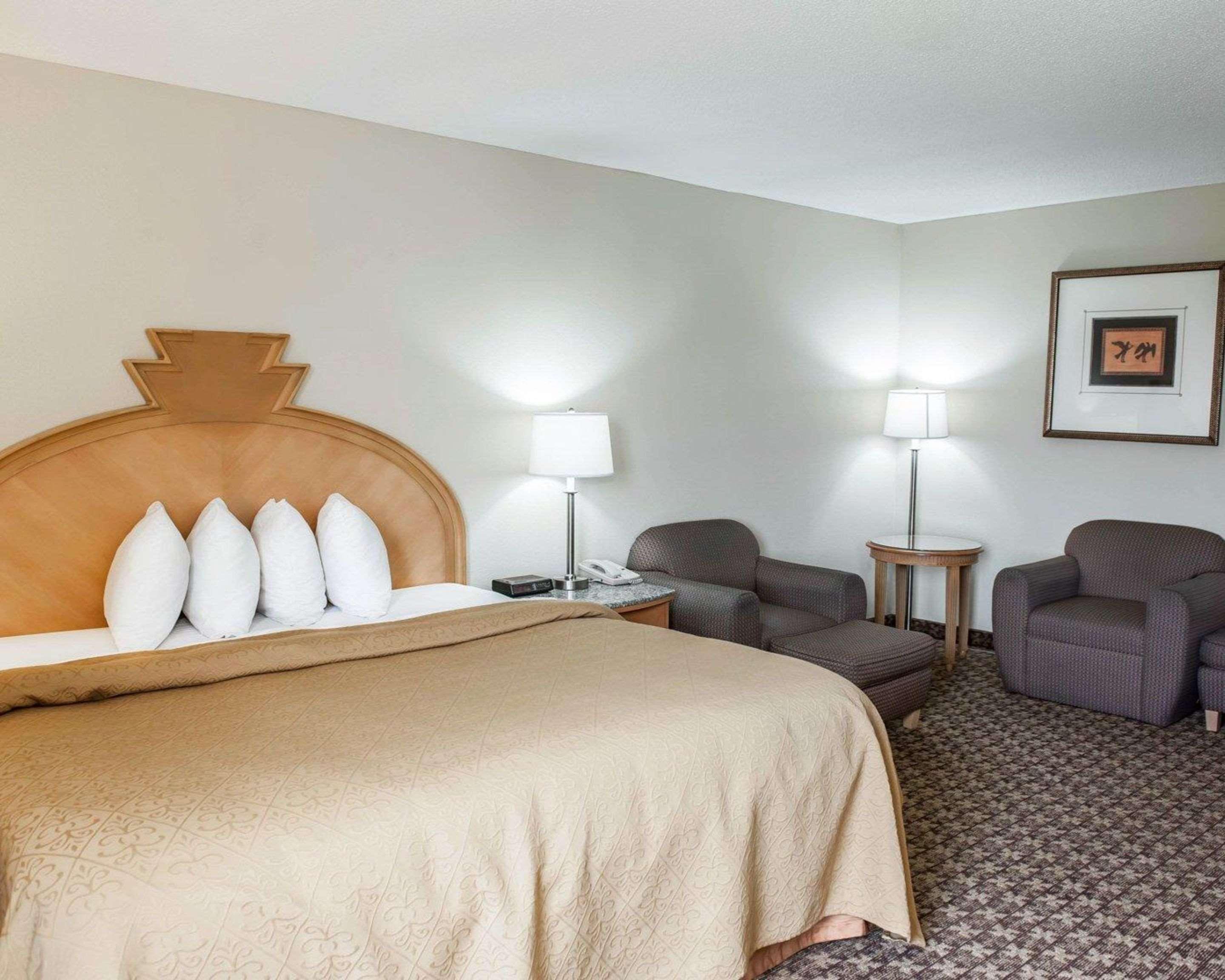 Quality Inn & Suites Greenfield I-70 Εξωτερικό φωτογραφία