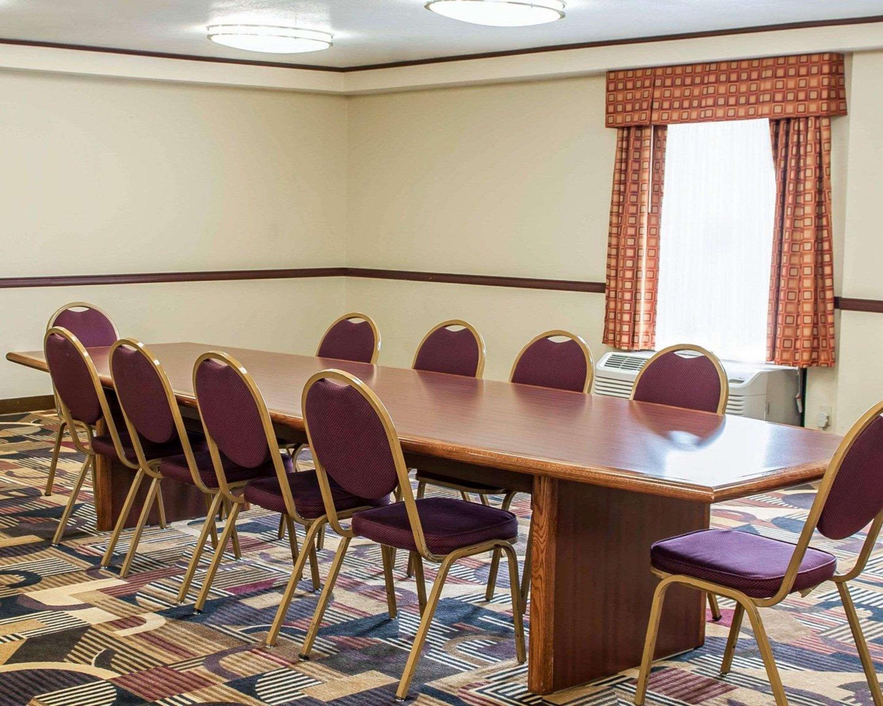 Quality Inn & Suites Greenfield I-70 Εξωτερικό φωτογραφία