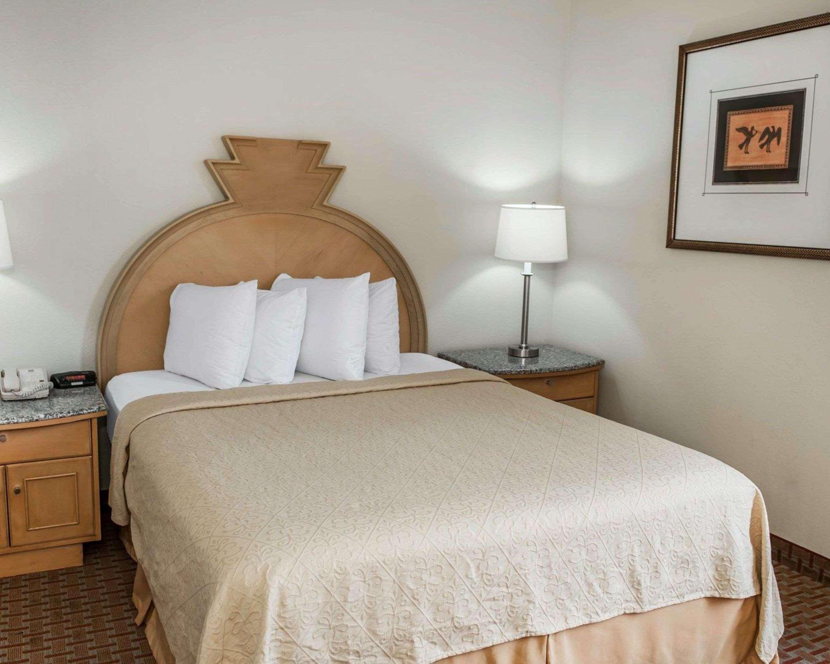 Quality Inn & Suites Greenfield I-70 Εξωτερικό φωτογραφία