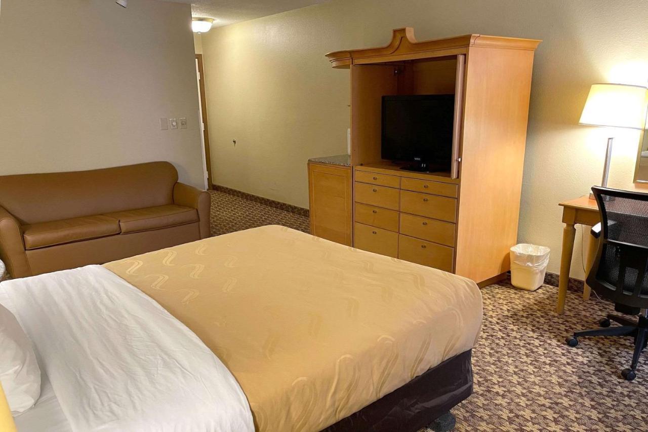 Quality Inn & Suites Greenfield I-70 Εξωτερικό φωτογραφία