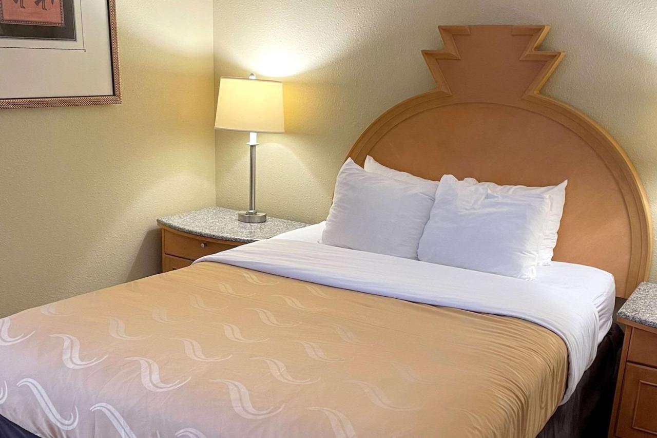 Quality Inn & Suites Greenfield I-70 Εξωτερικό φωτογραφία