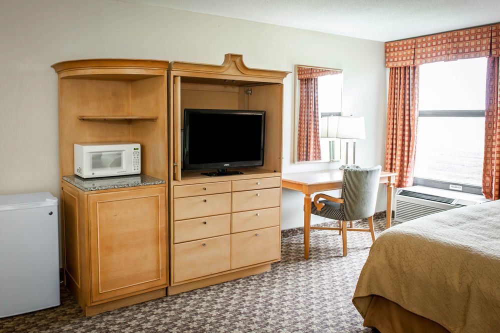 Quality Inn & Suites Greenfield I-70 Εξωτερικό φωτογραφία